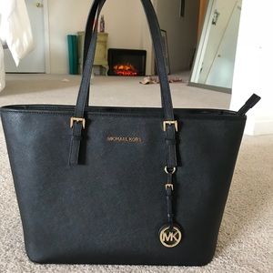 Michael Kors Jet Set Purse